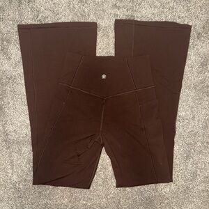 Athleta salutation stash flare pant